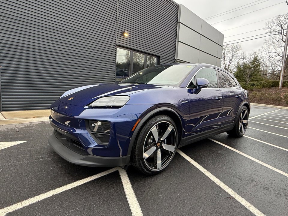 New 2025 Porsche Macan 4S Electric image 1