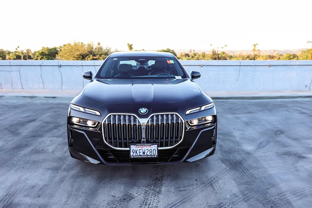 Used 2024 BMW 740i RWD image 3