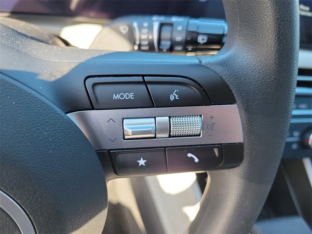 Certified 2025 Hyundai Tucson SE image 26