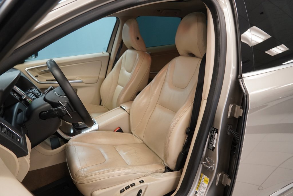 Used 2014 Volvo XC60 T6 image 3