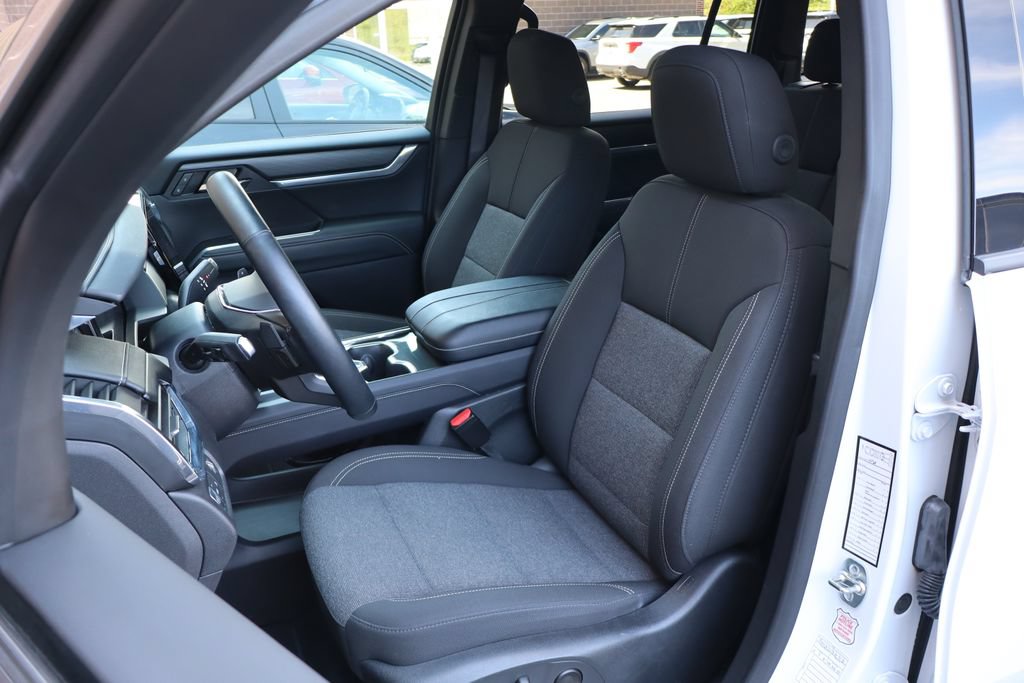 Used 2025 GMC Acadia Elevation FWD image 13