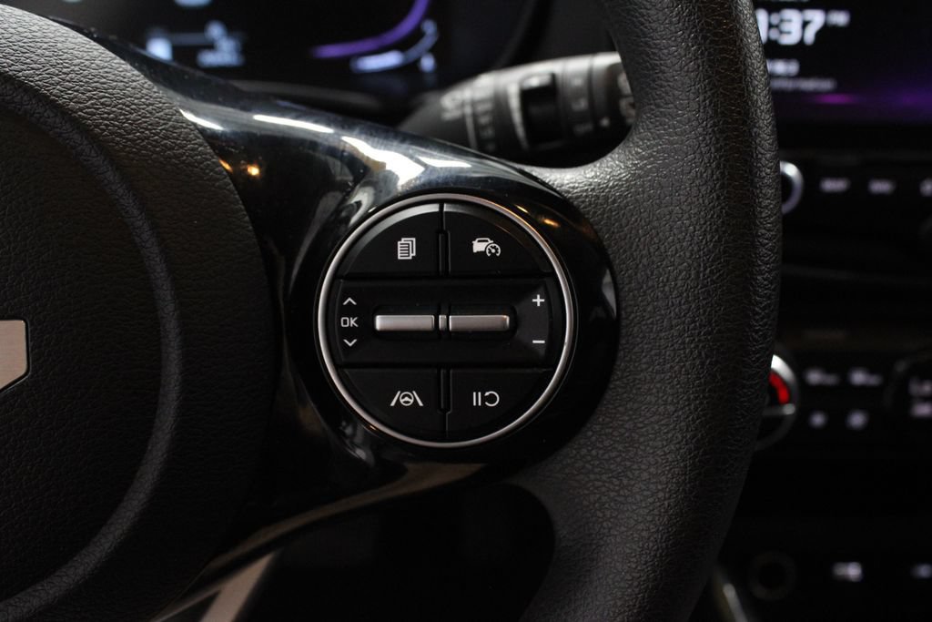 Used 2023 Kia Soul S FWD image 27