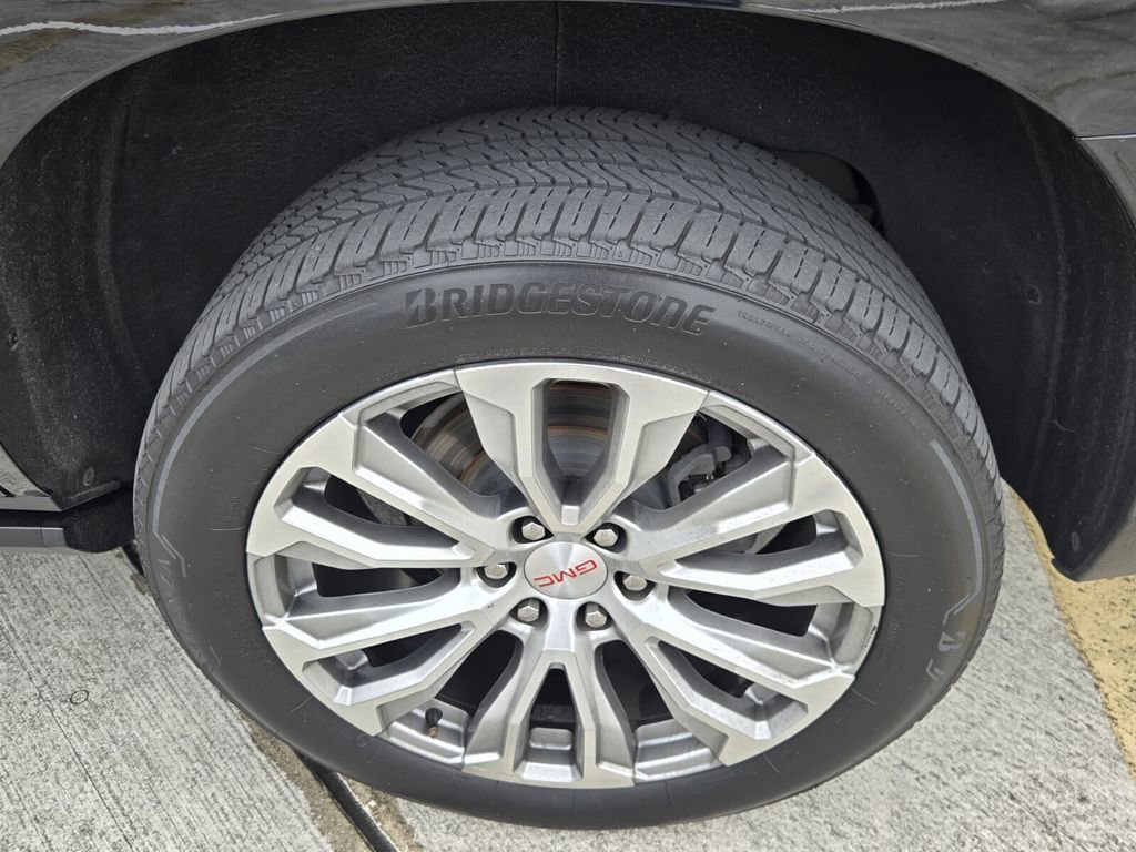 Used 2023 GMC Yukon Denali RWD image 10