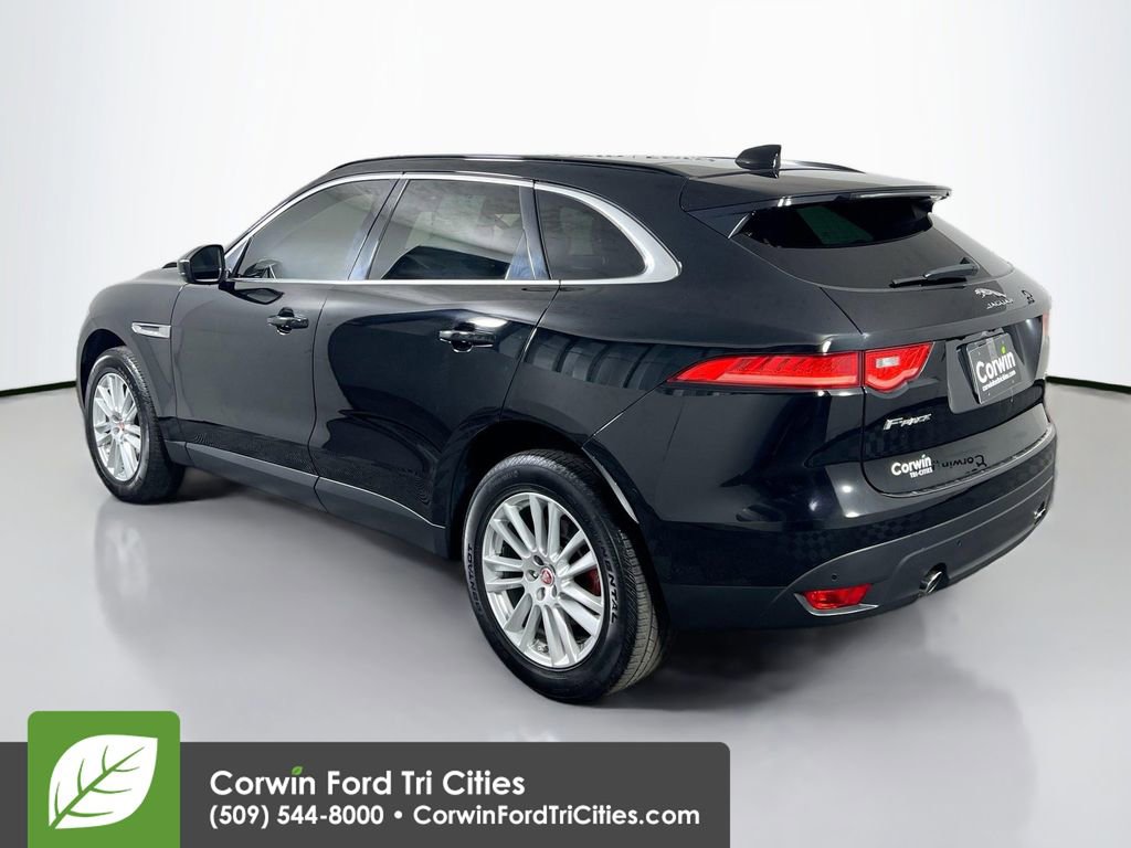 Used 2019 Jaguar F-PACE Premium image 11