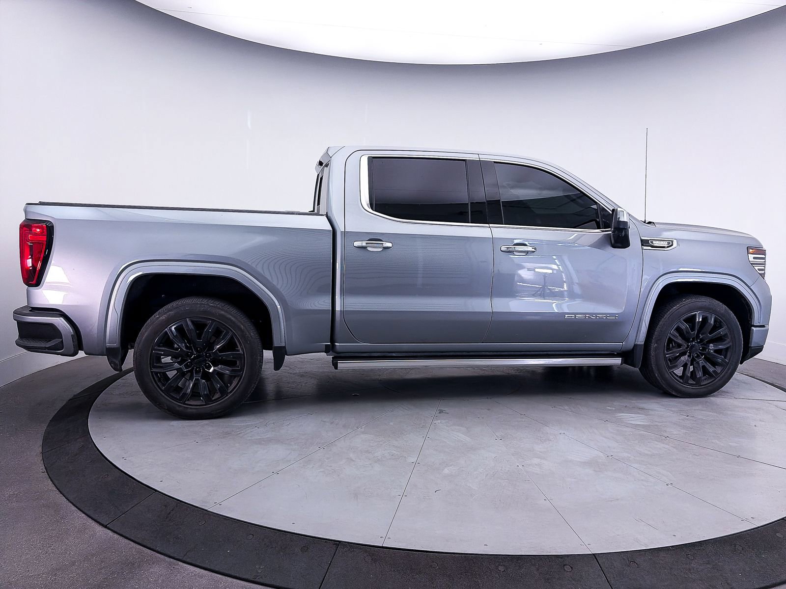 Used 2024 GMC Sierra 1500 Denali w/ Denali Reserve Package AWD/4WD image 42