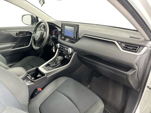 Used 2021 Toyota RAV4 LE image 27