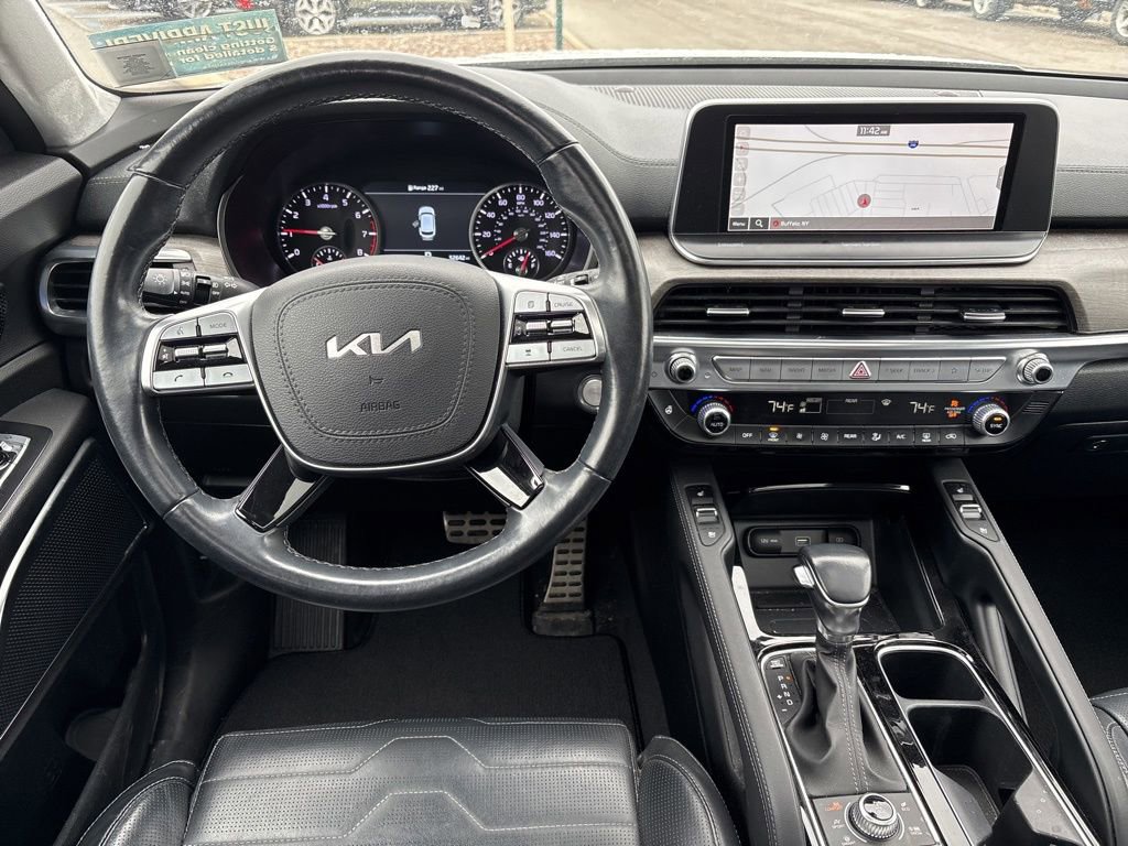 Certified 2022 Kia Telluride SX w/ SX Prestige Package image 13