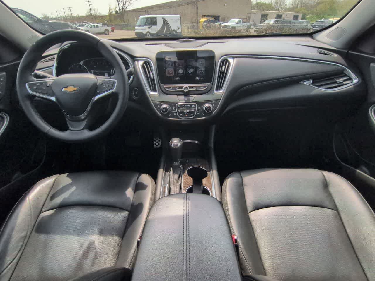 Used 2017 Chevrolet Malibu Premier FWD image 15