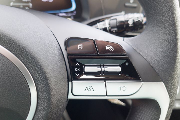 New 2026 Hyundai Elantra SE FWD image 24