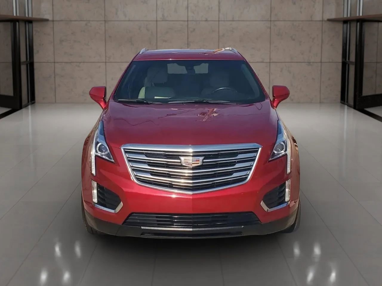 Used 2019 Cadillac XT5 Sport Utility 4D image 3