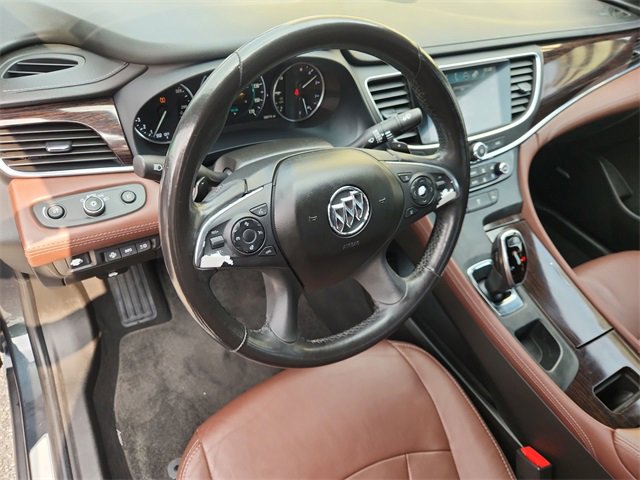 Used 2018 Buick LaCrosse Avenir image 10