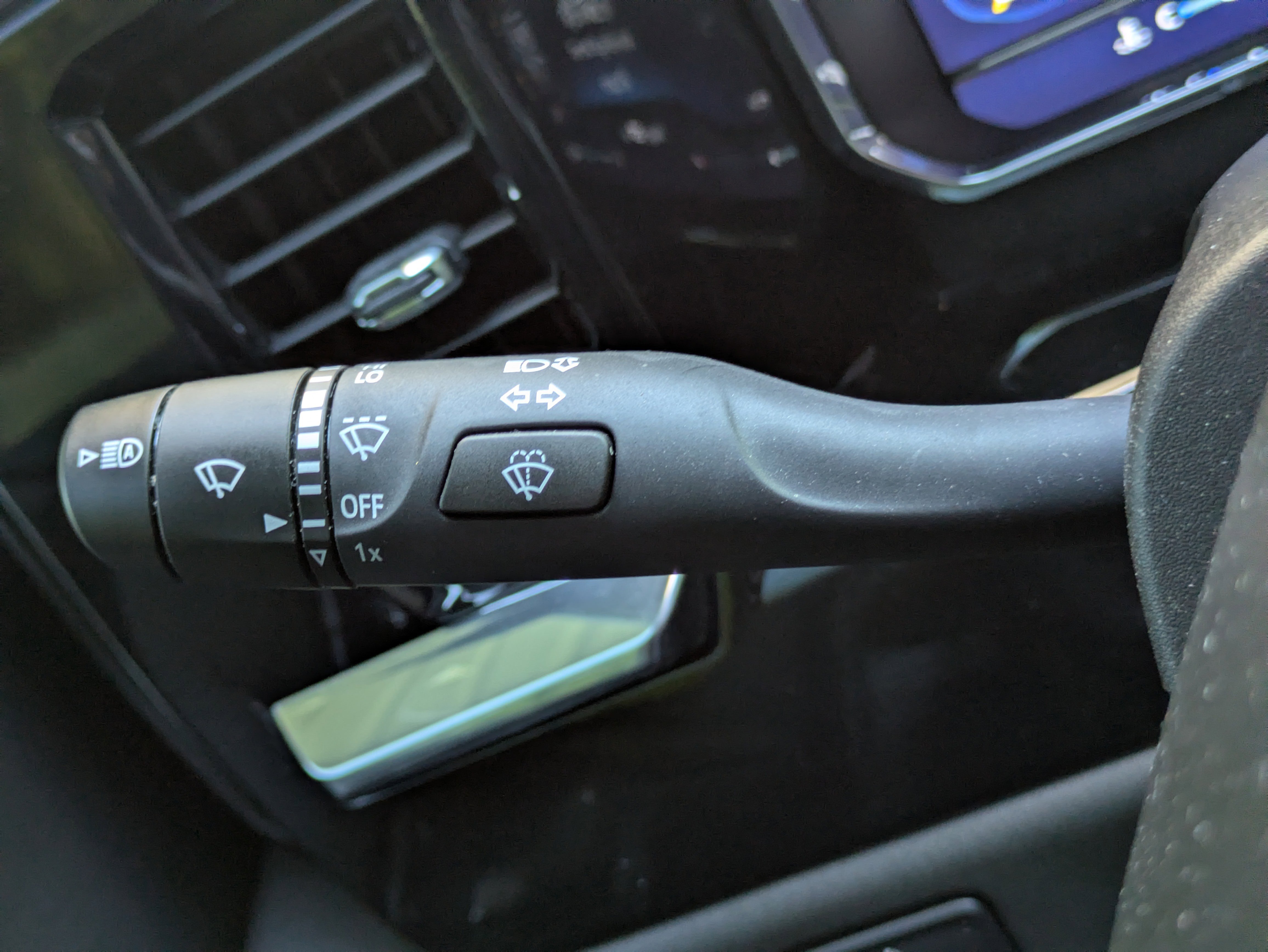 Used 2023 Chevrolet Silverado 1500 LT RWD image 17