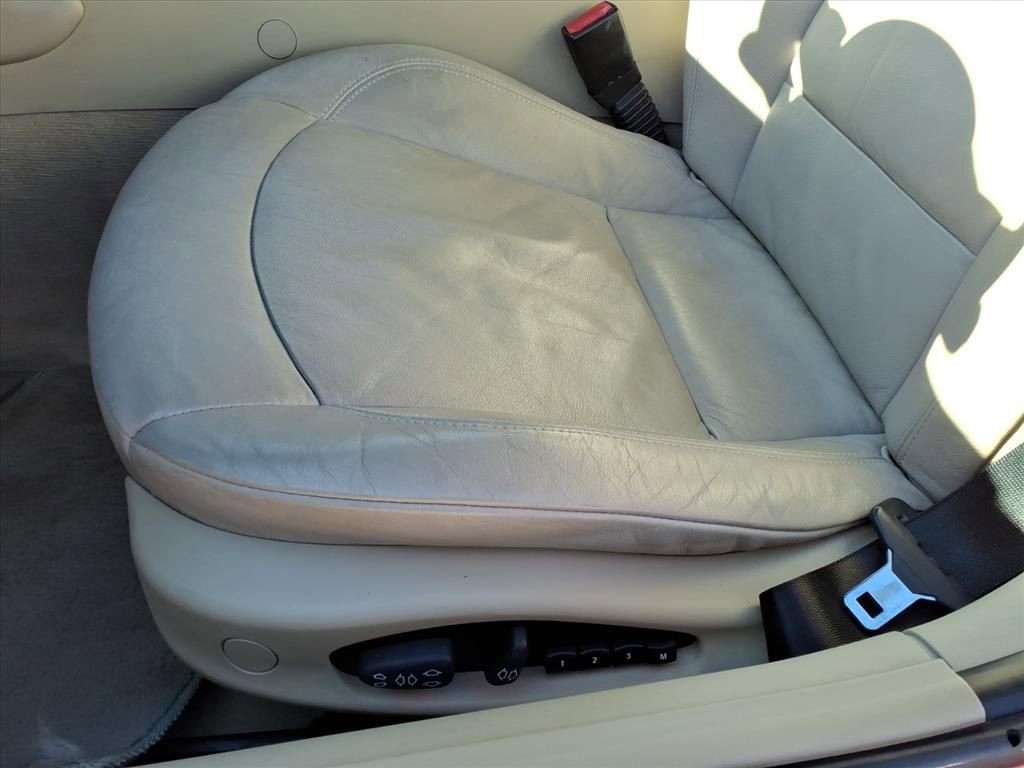 Used 2005 BMW Z4 2.5i image 13