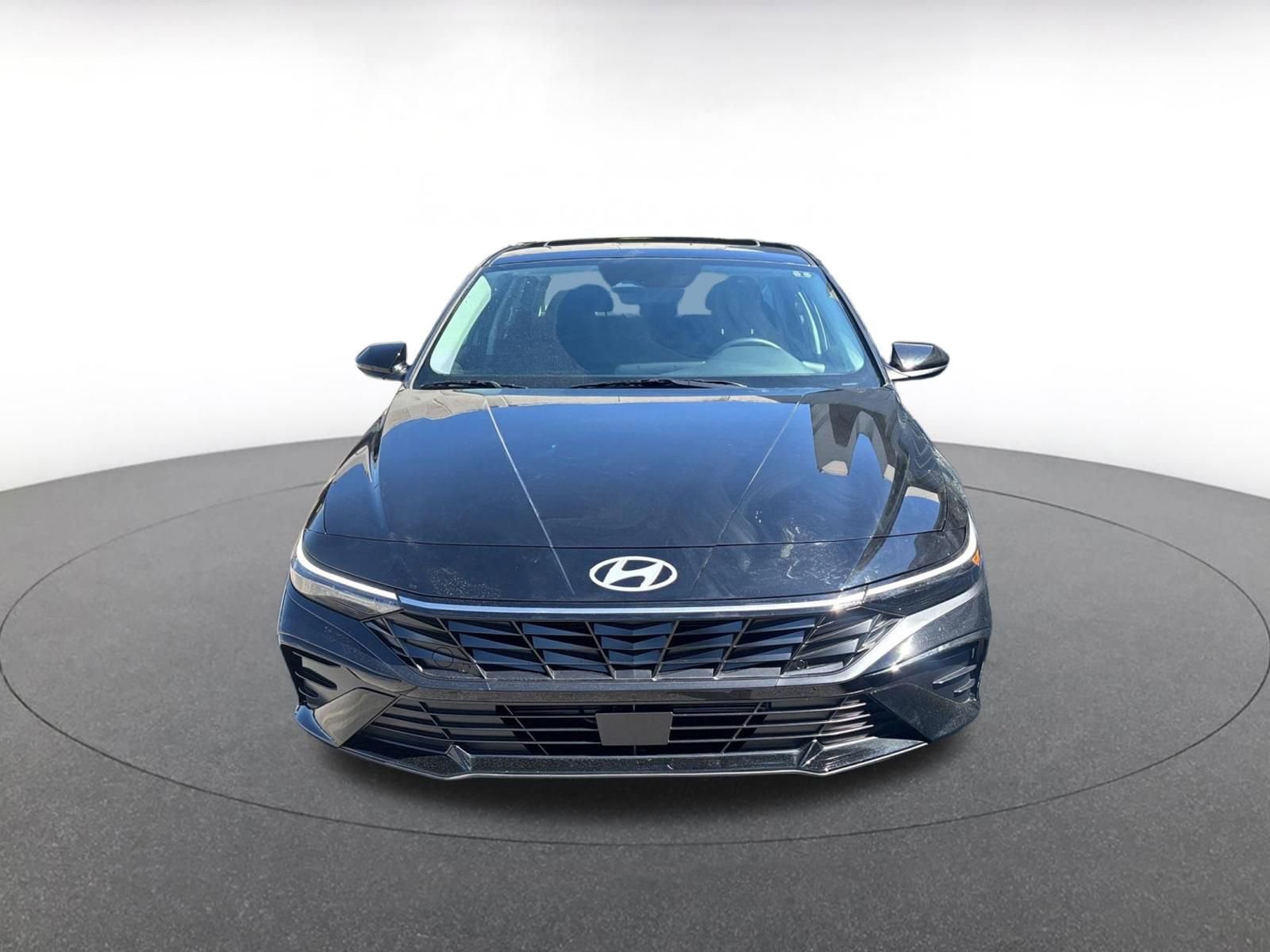 Used 2025 Hyundai Elantra SEL image 3