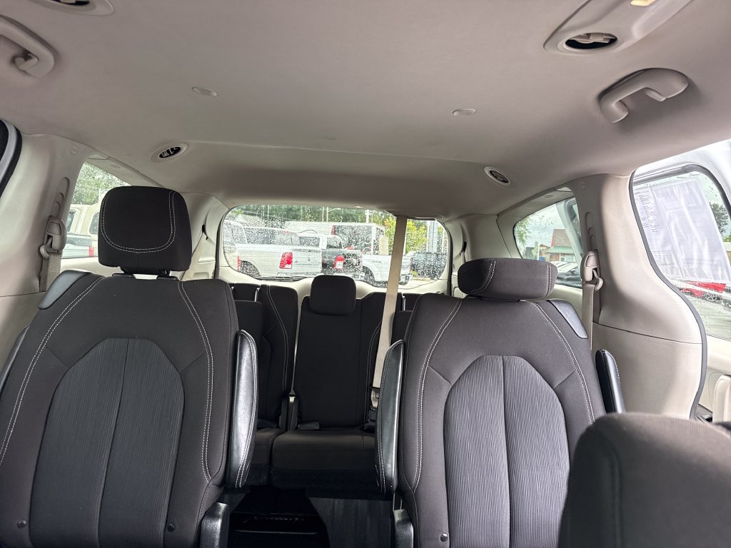 Used 2023 Chrysler Voyager LX FWD image 34