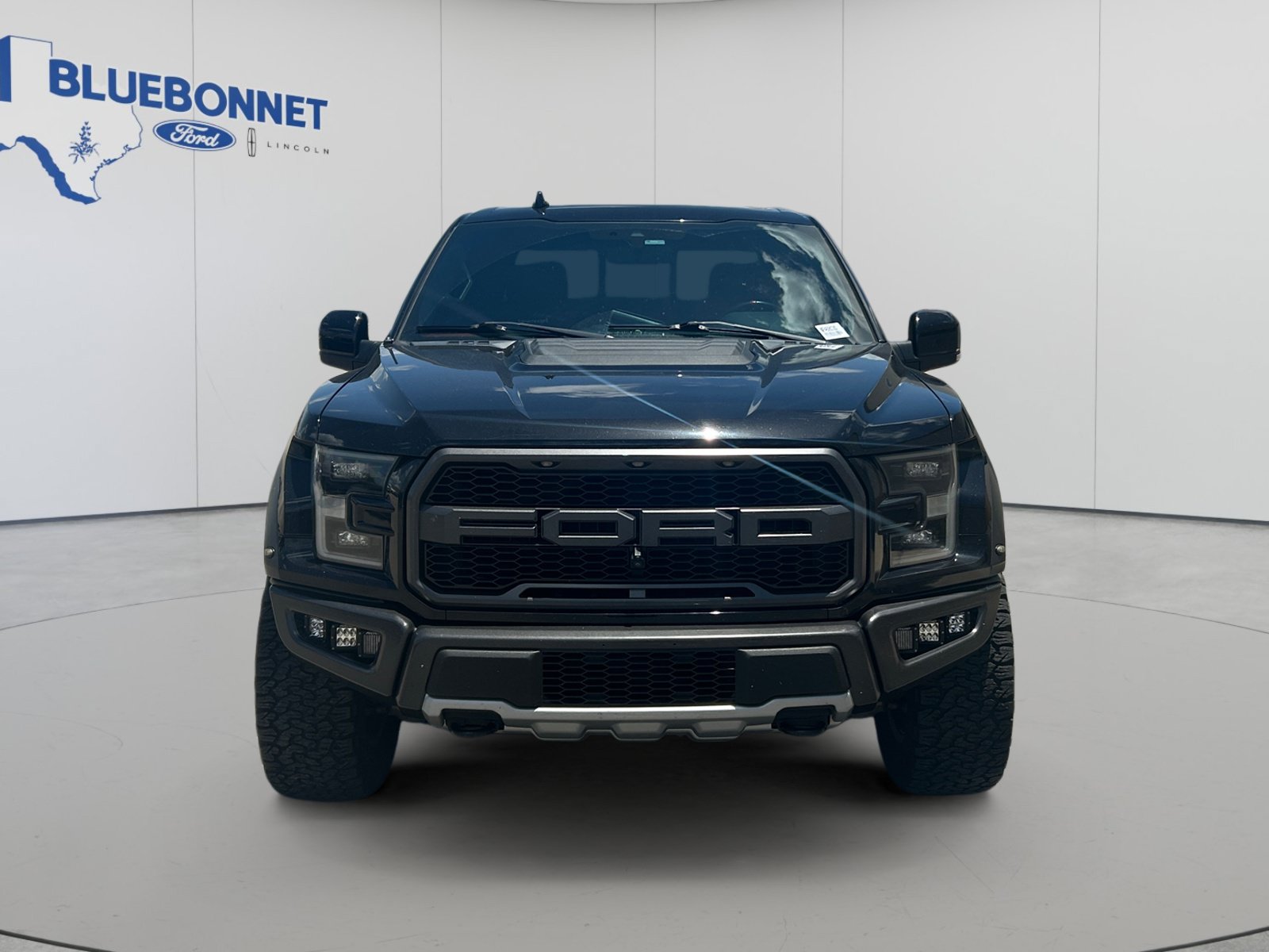 Used 2019 Ford F150 Raptor w/ Equipment Group 802A Luxury AWD/4WD image 2