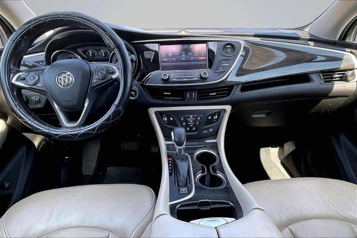 Used 2020 Buick Envision Essence w/ LPO, Cargo Package FWD image 16