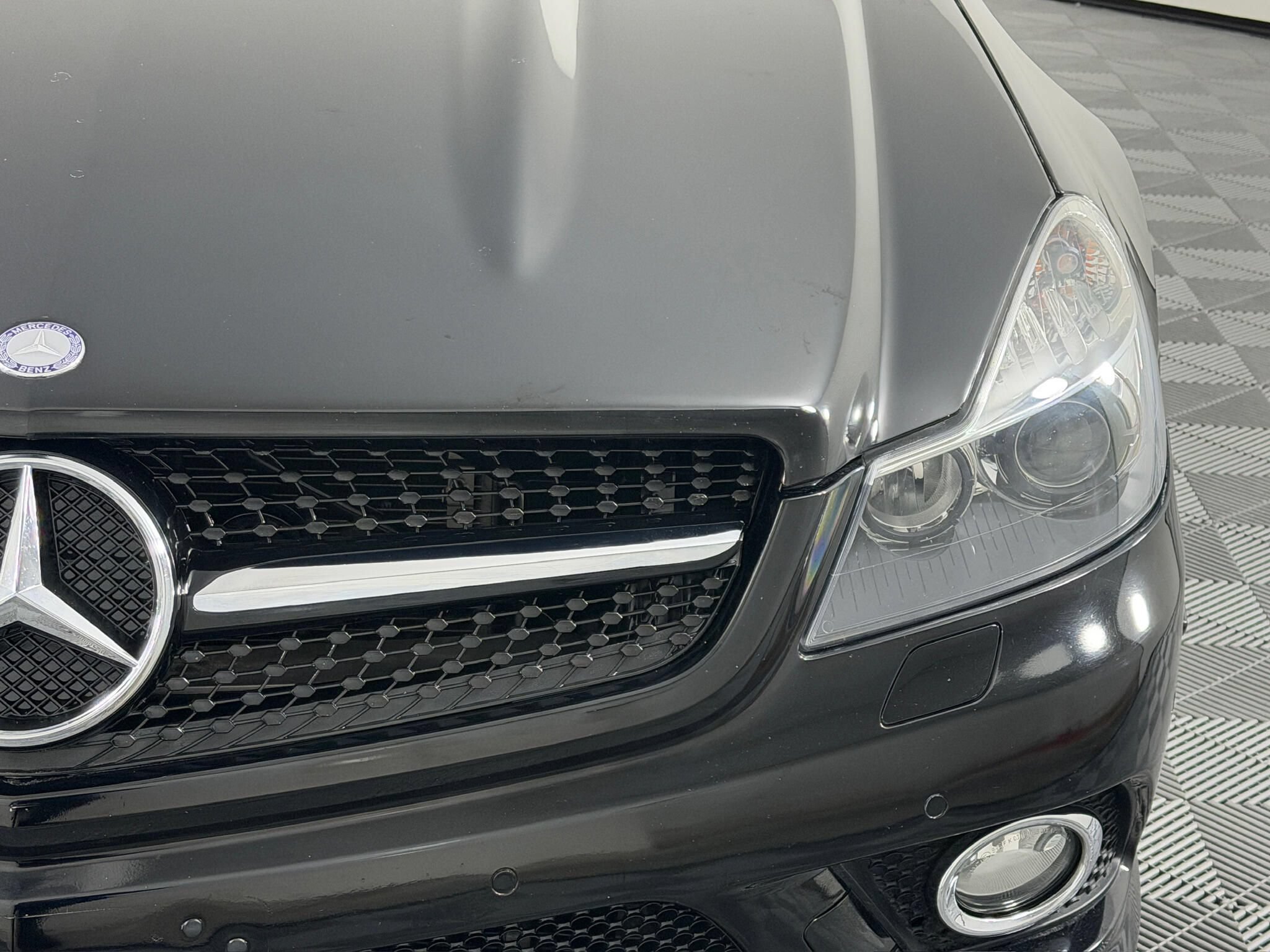 Used 2011 Mercedes-Benz SL 550 image 5