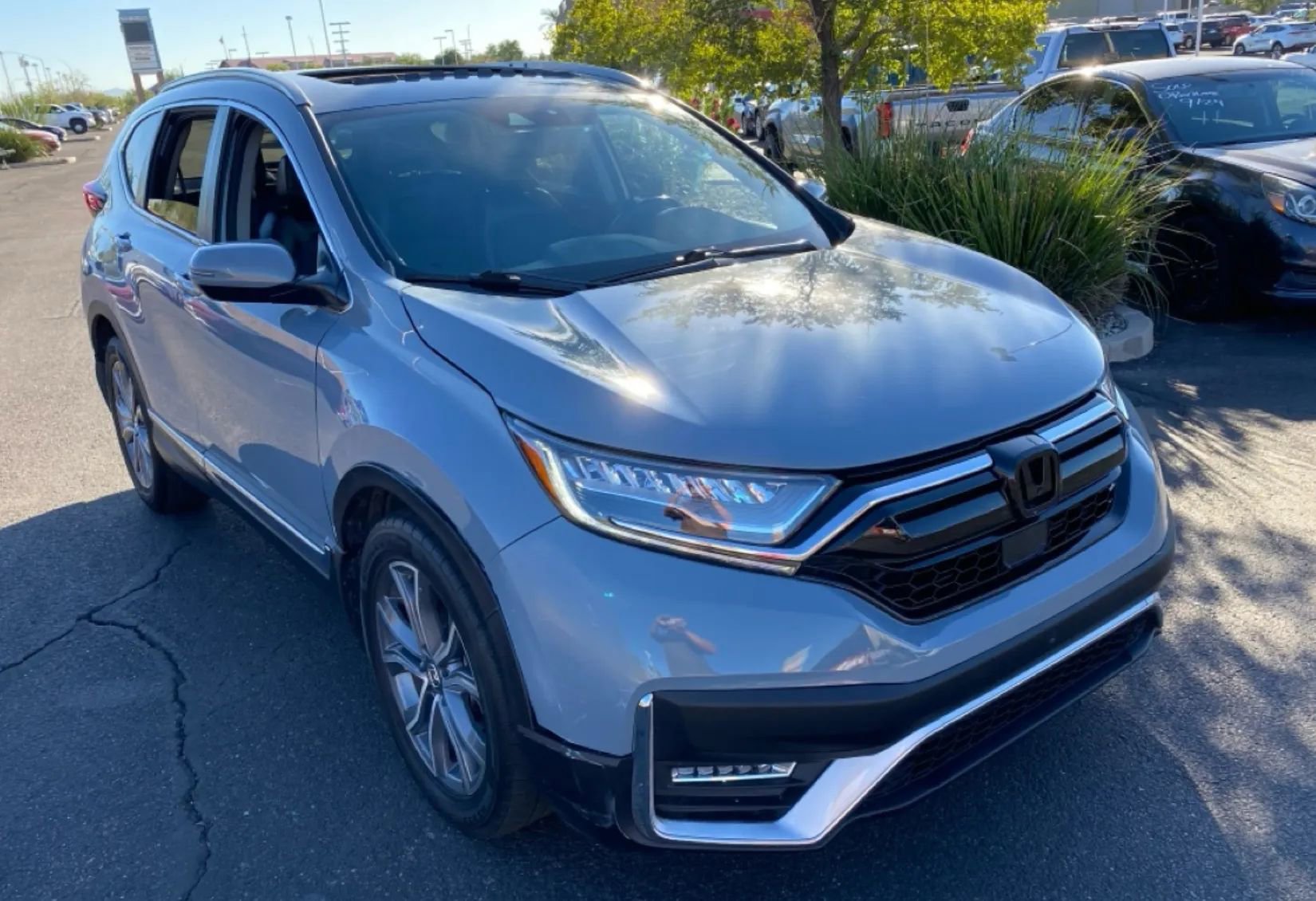 Used 2020 Honda CR-V Touring image 2
