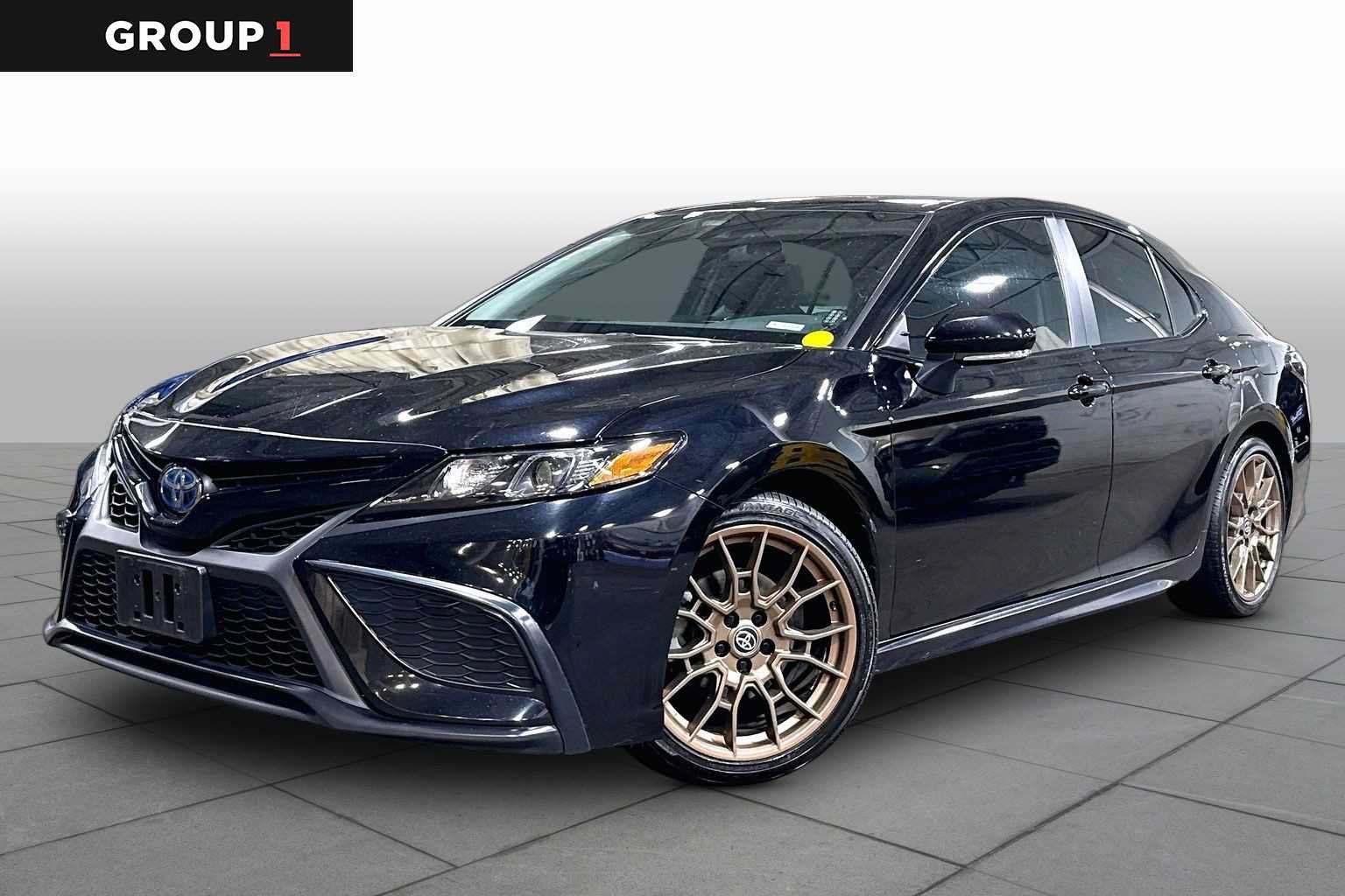 Used 2024 Toyota Camry SE w/ Convenience Package