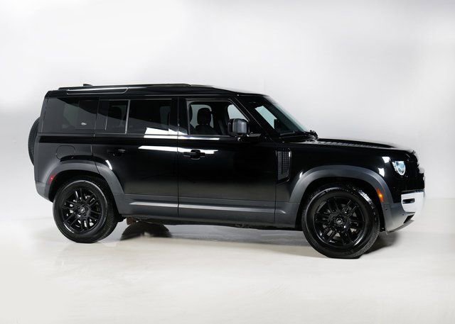 Used 2023 Land Rover Defender 110 S image 28
