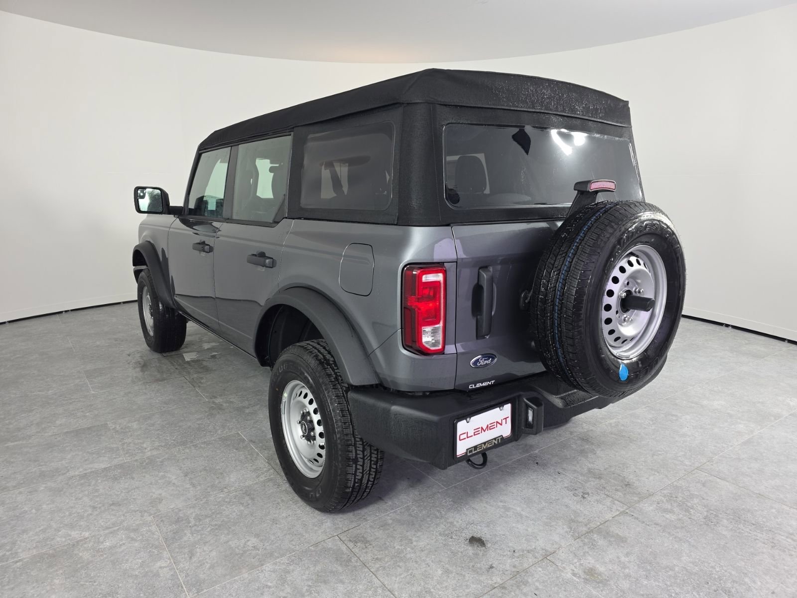 New 2025 Ford Bronco 4-Door image 8