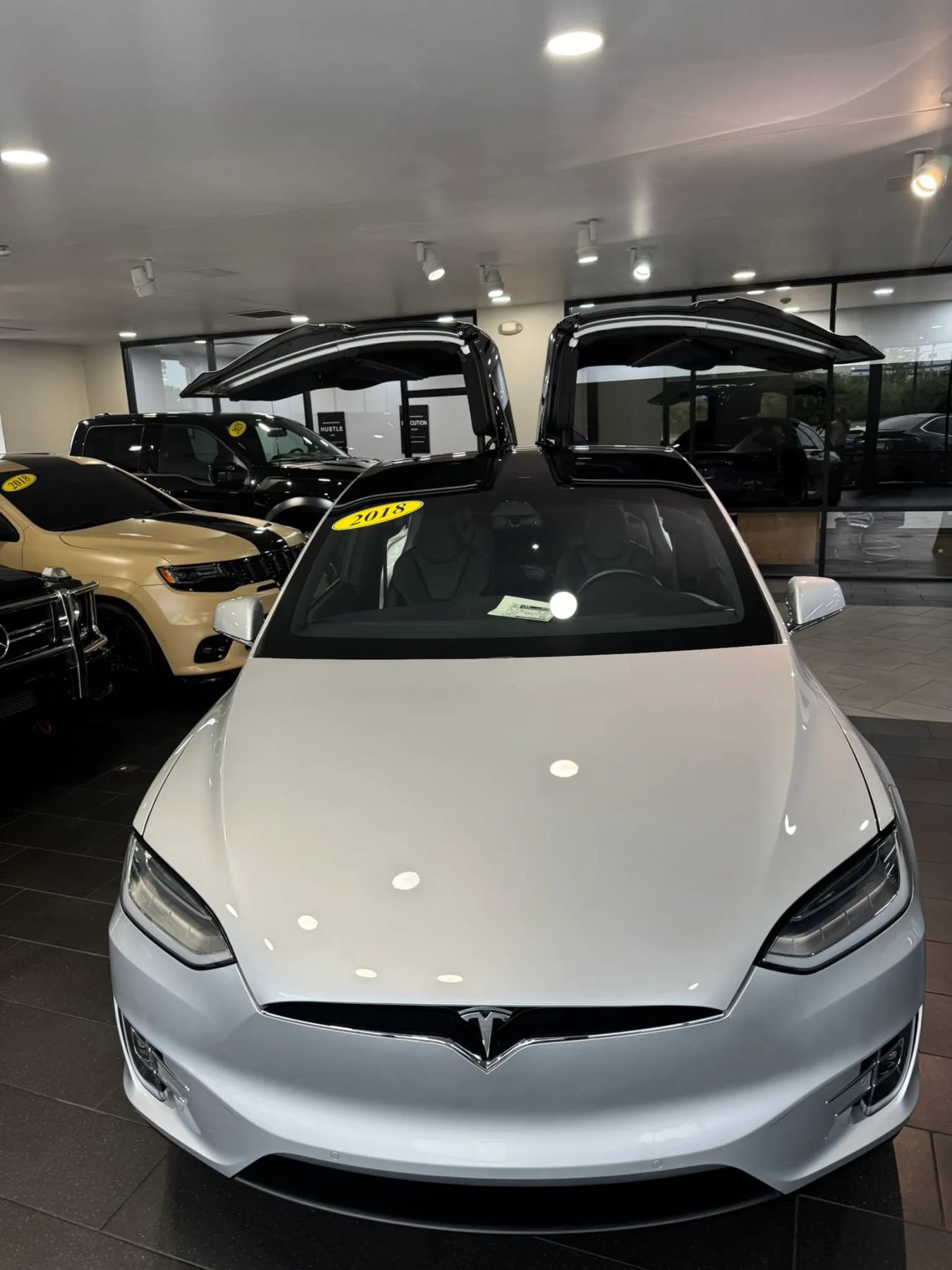Used 2018 Tesla Model X 75D AWD/4WD image 8