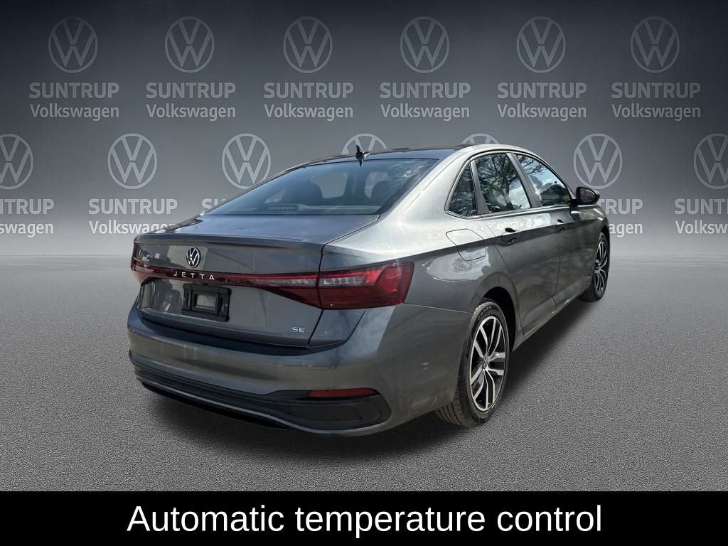 Used 2025 Volkswagen Jetta SE image 6