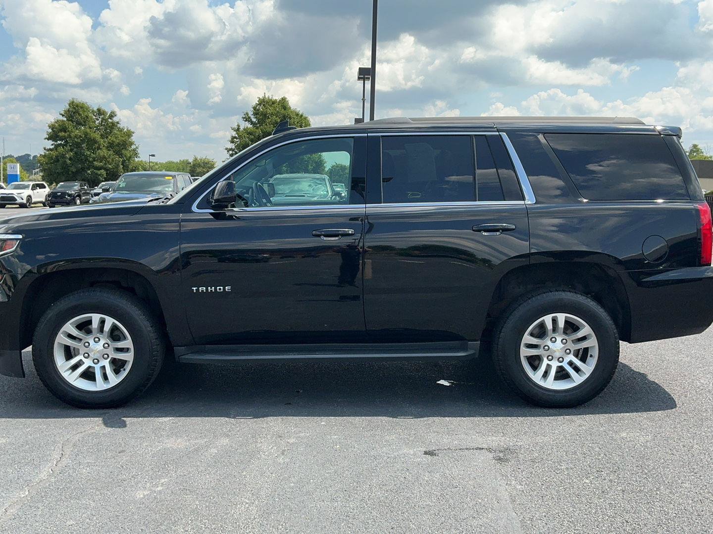 Used 2018 Chevrolet Tahoe LS AWD/4WD image 12