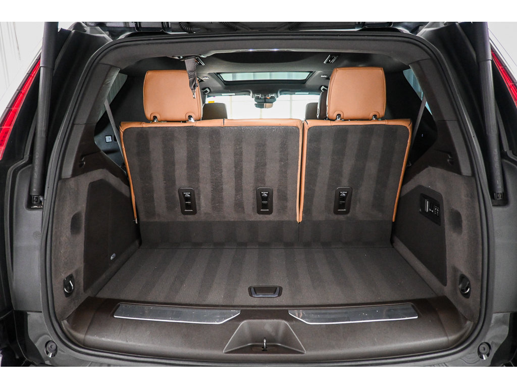 Used 2023 Cadillac Escalade Premium Luxury AWD/4WD image 57