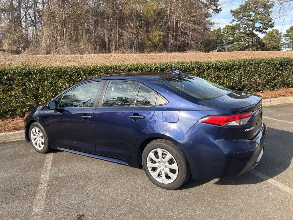 Used 2020 Toyota Corolla LE image 29