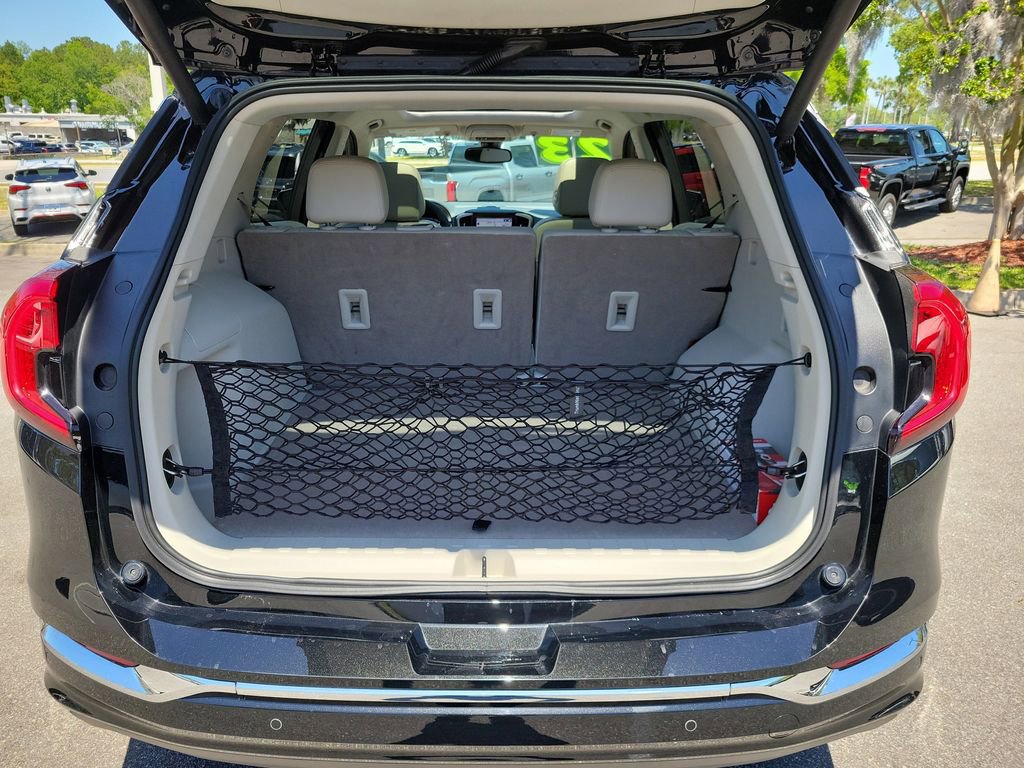 Certified 2023 GMC Terrain Denali w/ Black Diamond Edition image 9