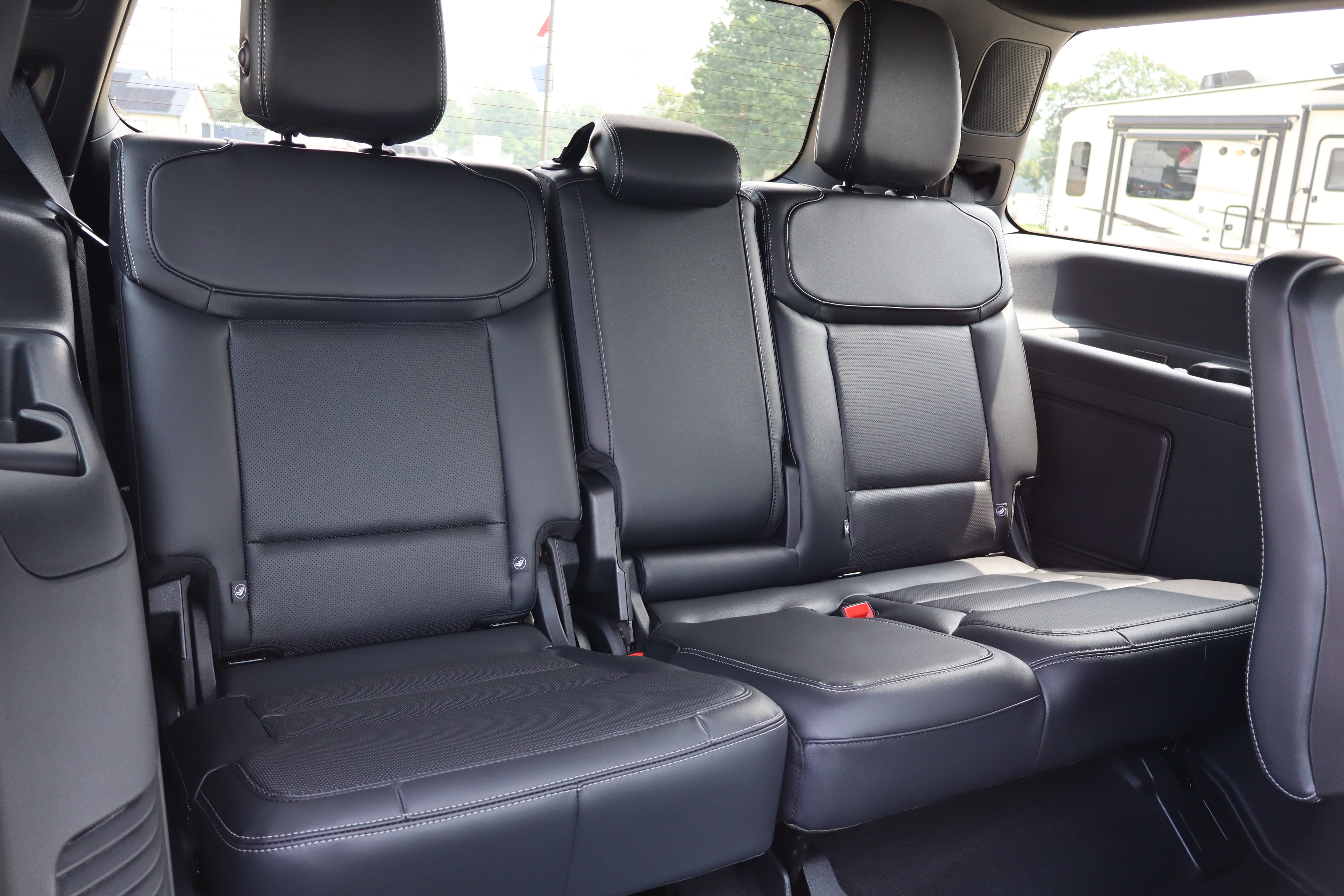 New 2027 Ford Expedition Platinum w/ Stealth Performance Package AWD/4WD image 12
