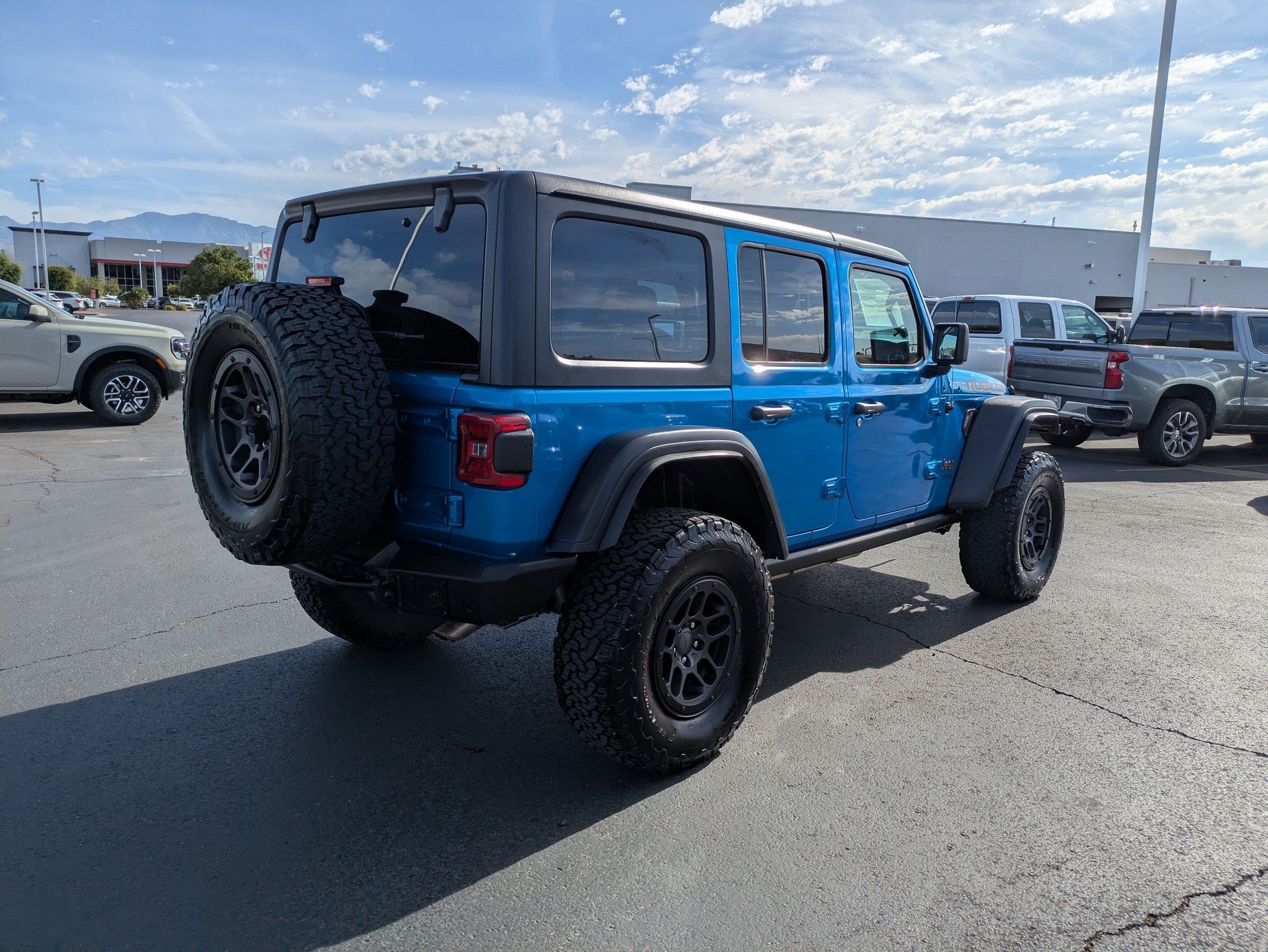 Used 2021 Jeep Wrangler Unlimited Rubicon AWD/4WD image 3