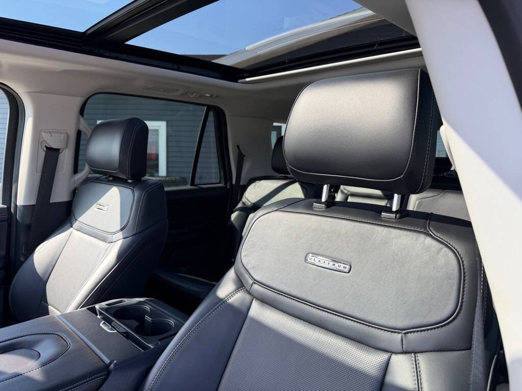 Used 2025 Ford Expedition Max Platinum AWD/4WD image 15