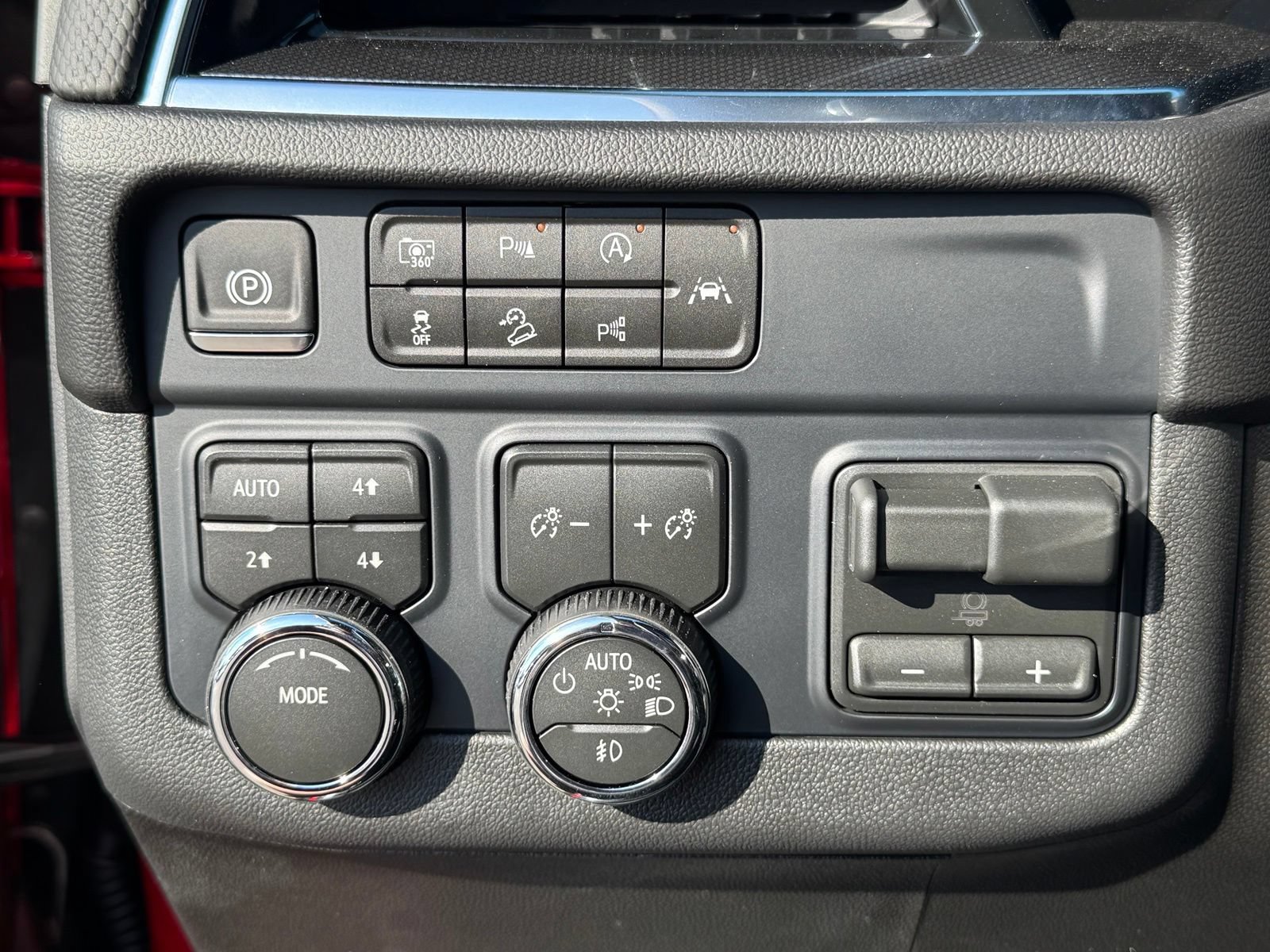 New 2026 Chevrolet Tahoe RST w/ Comfort Package AWD/4WD image 18