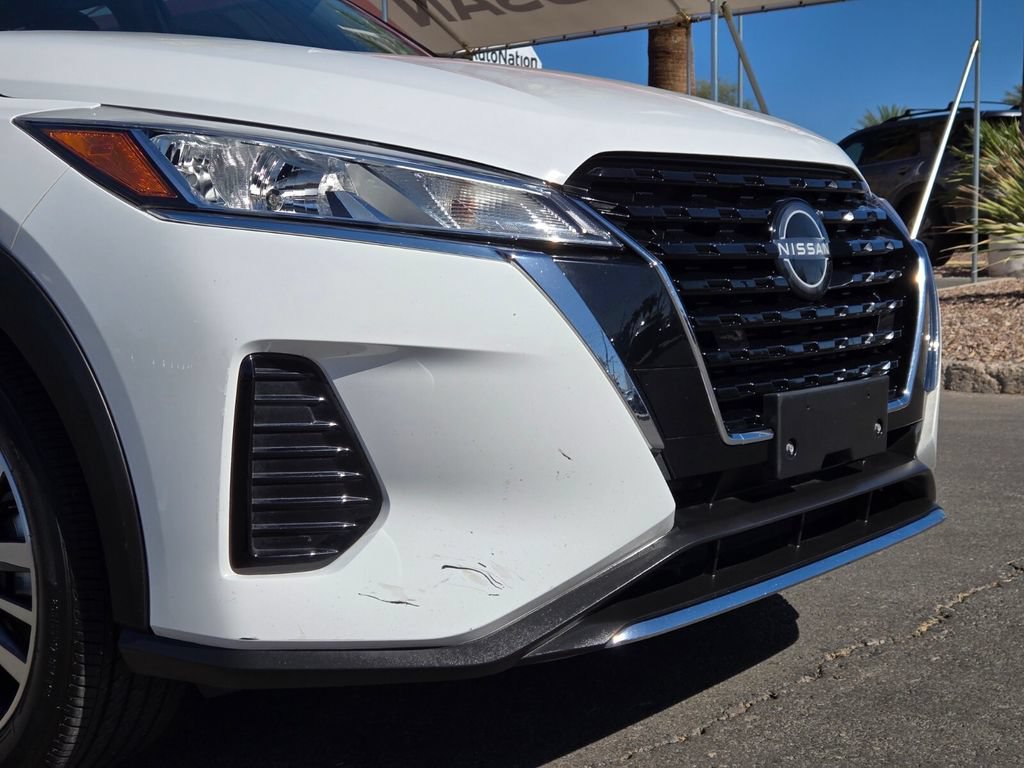 Certified 2022 Nissan Kicks SV FWD image 2