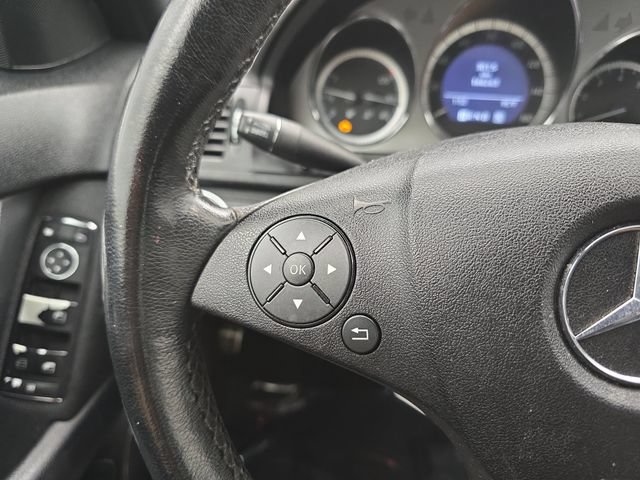Used 2009 Mercedes-Benz C 300 Sedan image 18