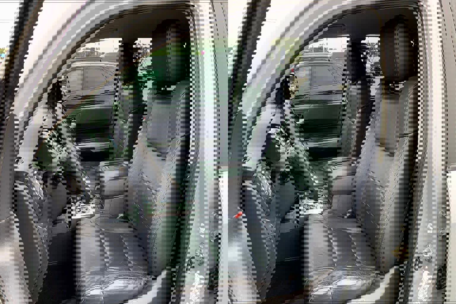 Used 2020 Toyota Tundra SR5 w/ SR5 Leather Package image 8