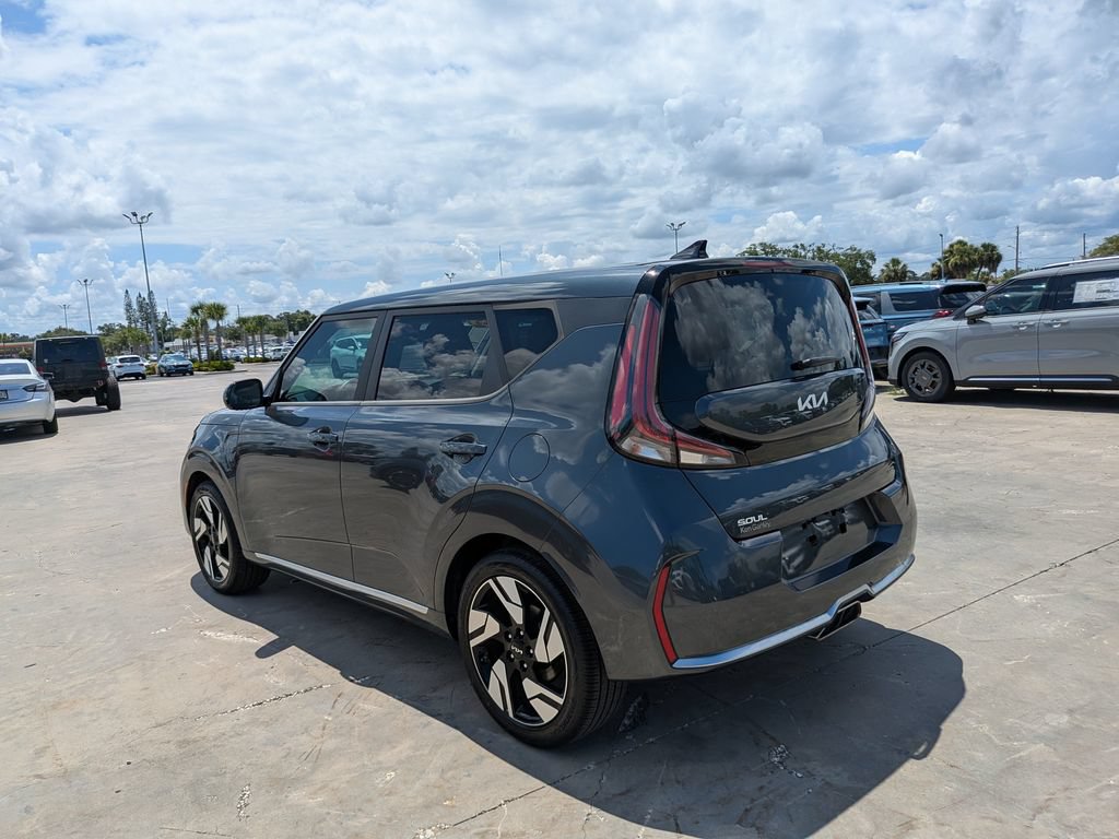 Certified 2023 Kia Soul GT-Line FWD image 6