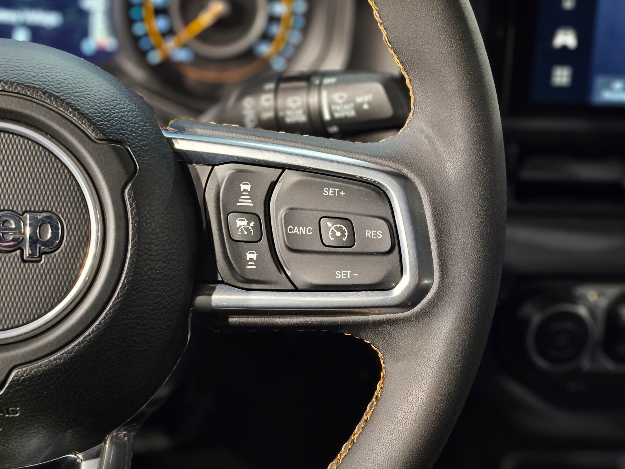 Used 2024 Jeep Wrangler Sahara image 28