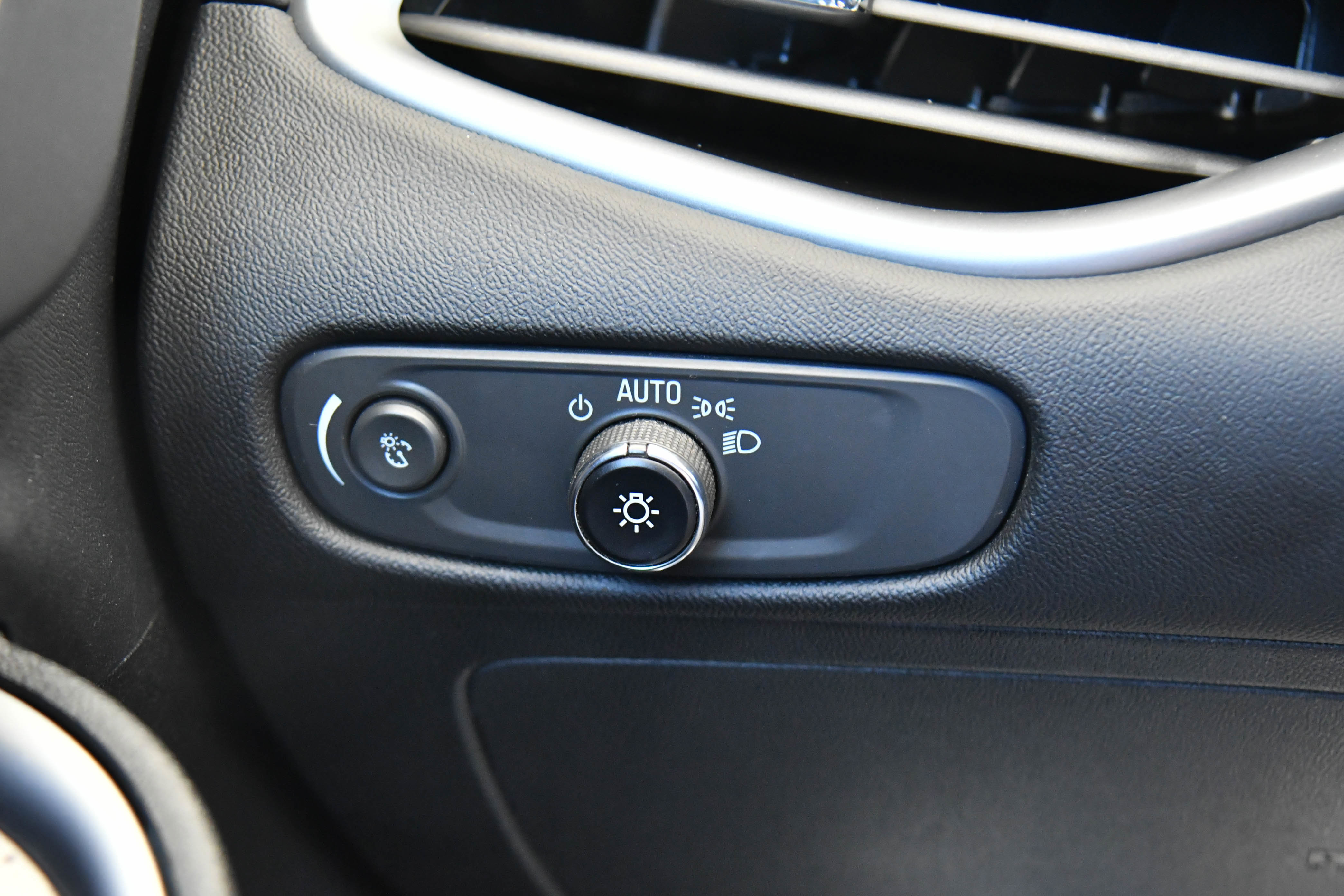Used 2023 Chevrolet Malibu RS image 30