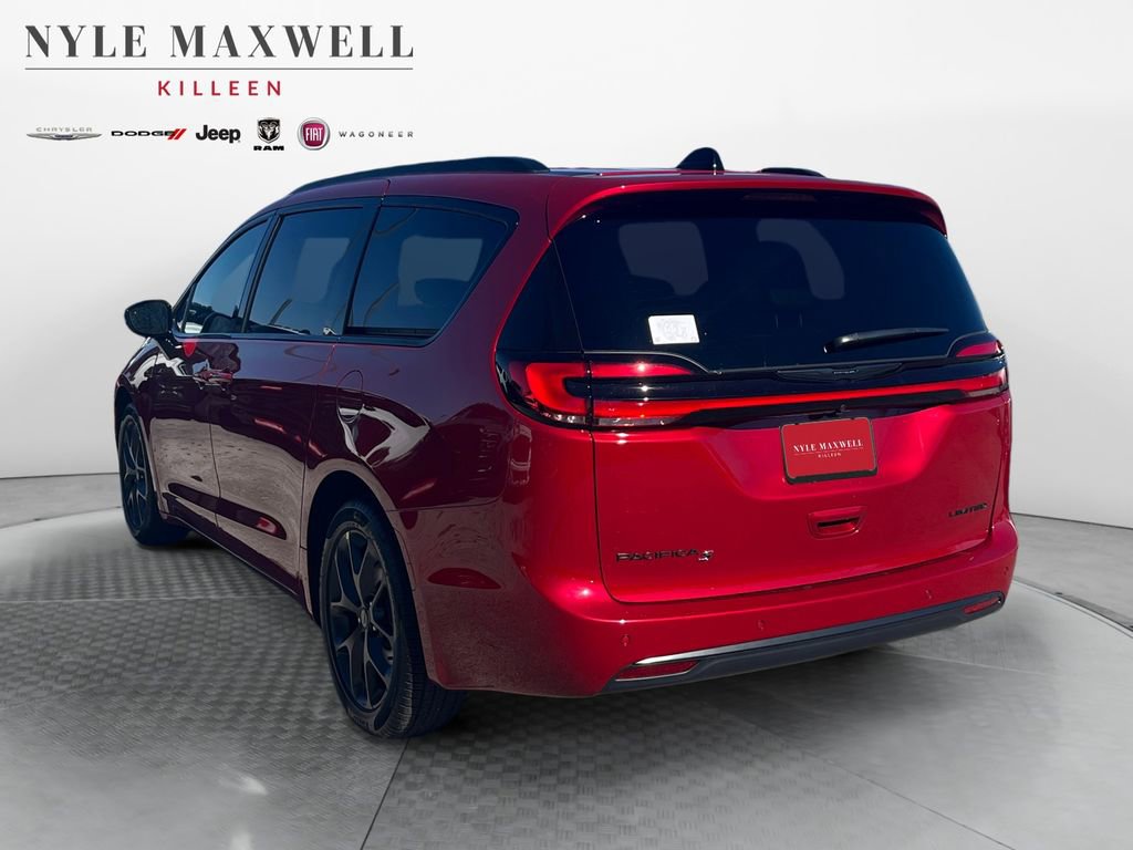 New 2026 Chrysler Pacifica Limited image 14