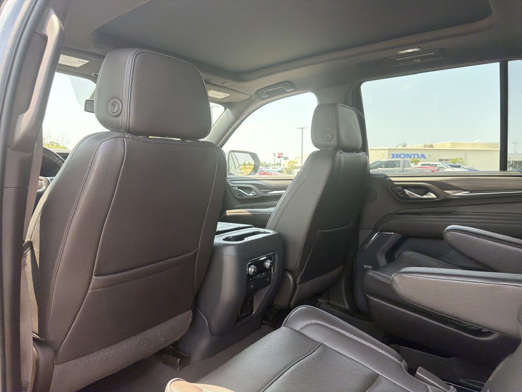Used 2023 GMC Yukon Denali RWD image 13