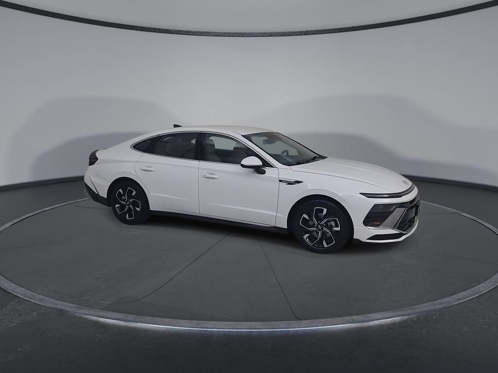 Used 2025 Hyundai Sonata SEL FWD image 17