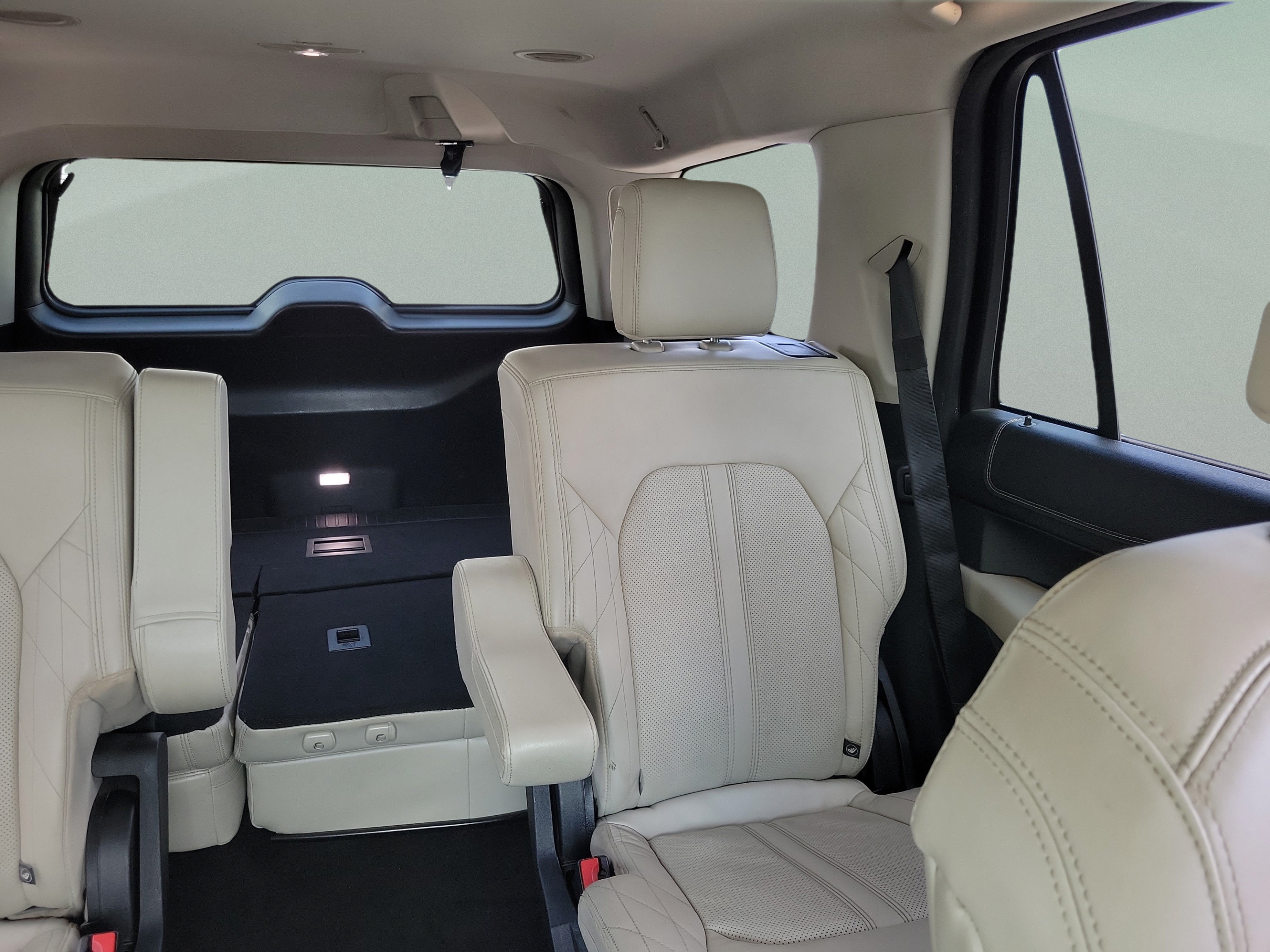 Used 2019 Ford Expedition Platinum RWD image 10
