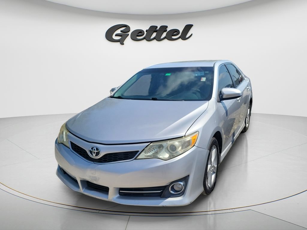 Used 2014 Toyota Camry SE image 1