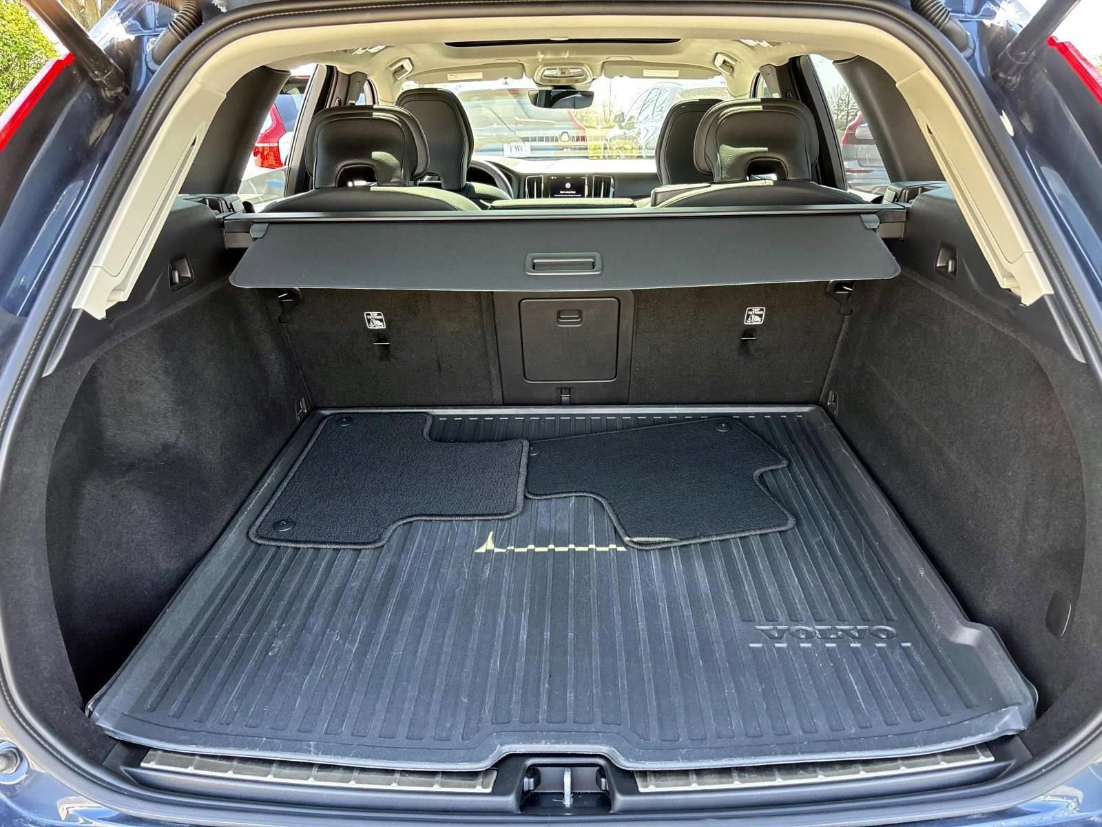 Used 2023 Volvo XC60 B5 Plus w/ Climate Package image 9