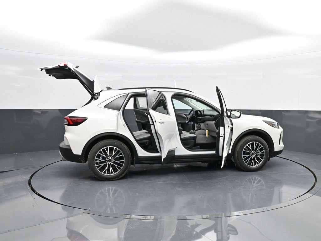 New 2025 Ford Escape SE FWD image 46