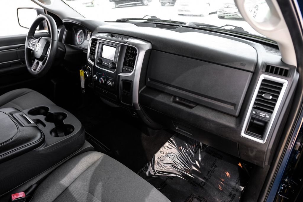 Used 2021 RAM 1500 Classic SLT image 9